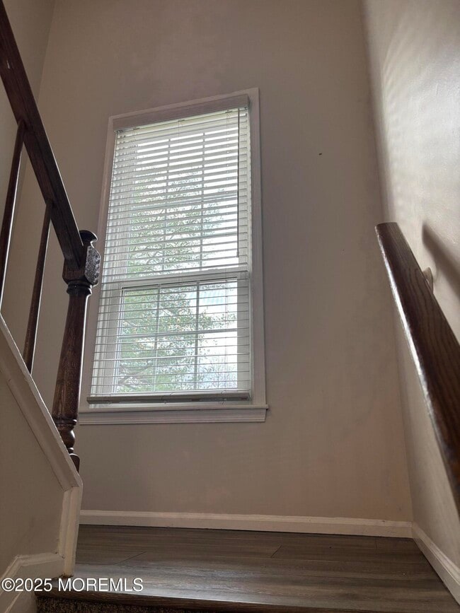 Building Photo - 481 Hawthorne Pl