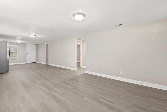 Building Photo - 661 Douberly Rd