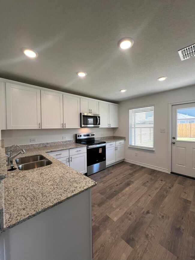 Building Photo - 4037 Lily Glade Ln