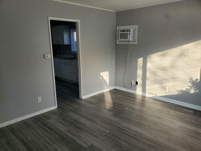 Building Photo - 1725 E Calvert St