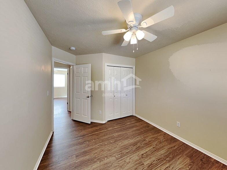 Building Photo - 816 Crimson Ln