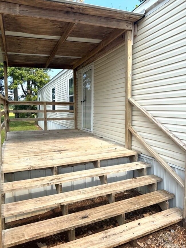 Building Photo - University Estates 59