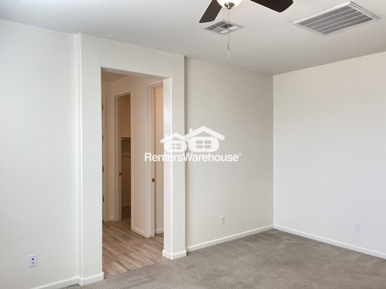 Building Photo - 729 W Nova Pl