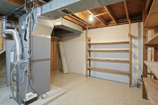 Building Photo - 1003 E Hopkins Dr