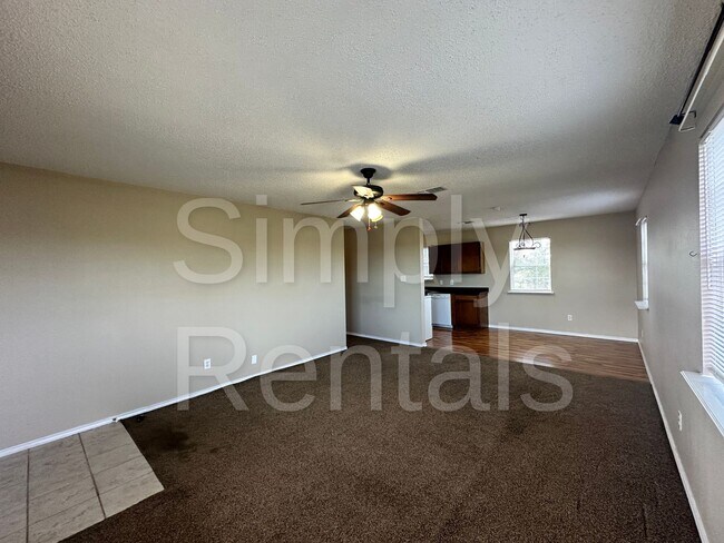 Building Photo - 479 Mills Way