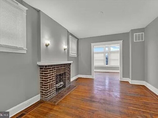 Building Photo - 818 E 35th St