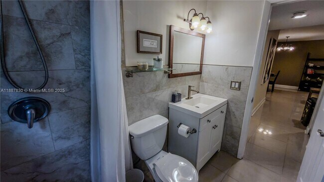 Building Photo - 17051 NE 35th Ave