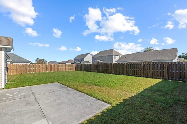Building Photo - Beautiful home in great neighborhood!