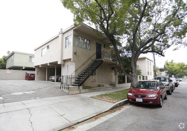 Building - 401 E Harvard St
