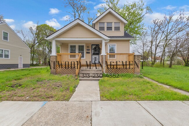 Building Photo - 16582 Santa Rosa Dr