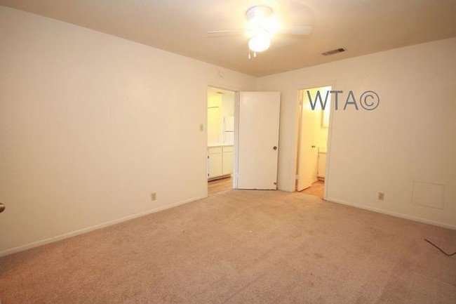 Building Photo - 2 bedroom in SAN MARCOS TX 78666