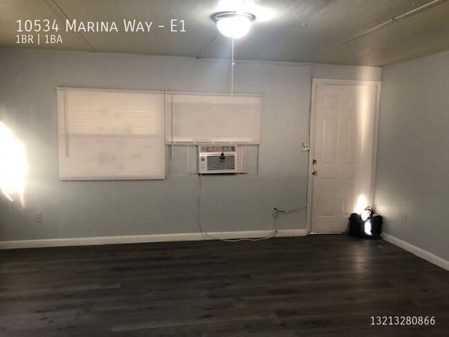 Building Photo - Large Studio Apartment in Mobile Home Comm...