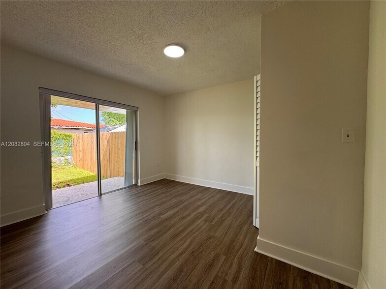 Building Photo - 3632 SW 87th Ave