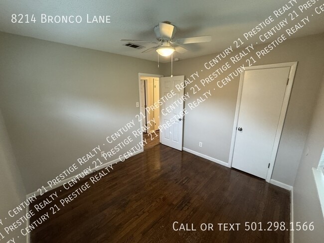 Building Photo - 8214 Bronco Ln