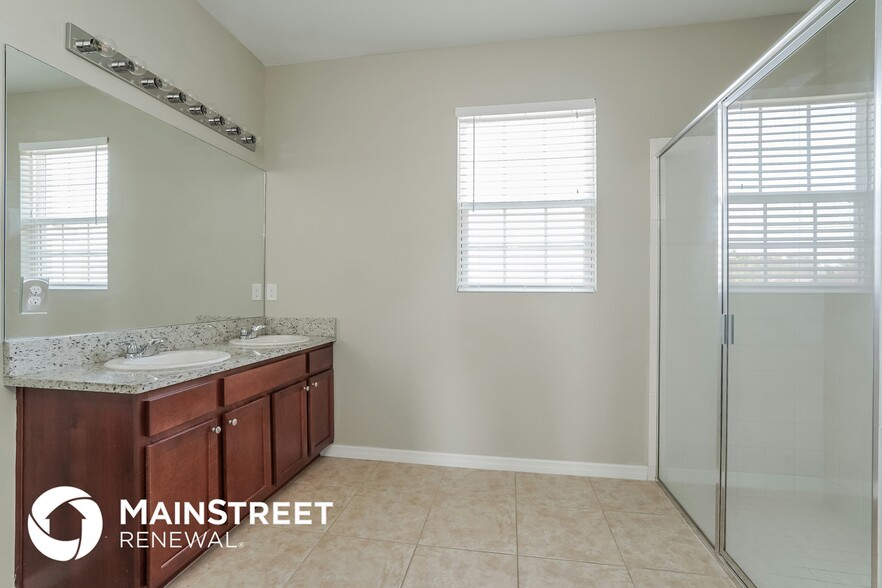 Building Photo - 1137 NW 19th Ave