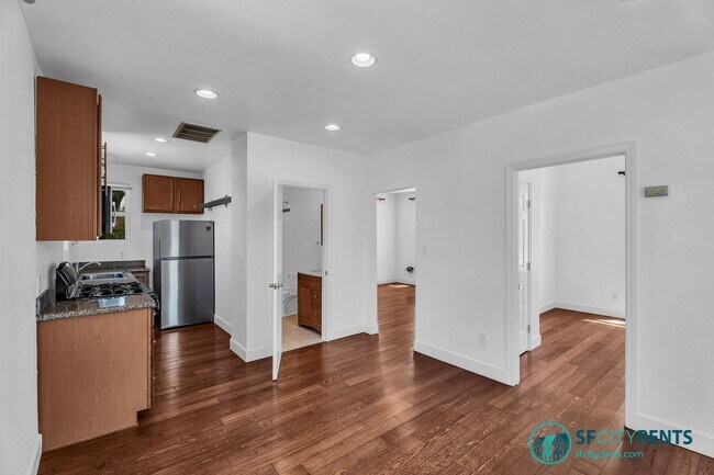 Building Photo - Bernal/St Mary's: Rare Remodeled Cottage w/ Washer/Dryer, Patio & Storage