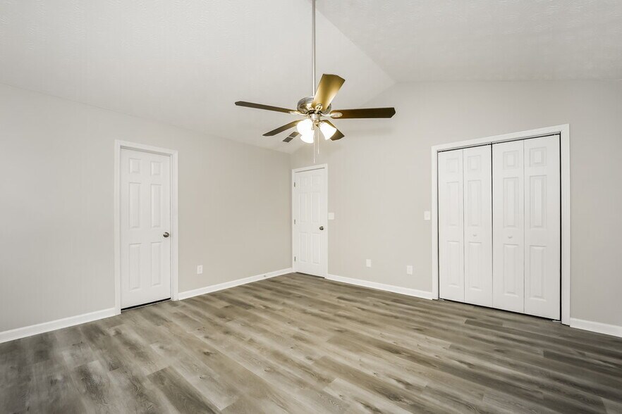 Building Photo - 2106 Winsburg Dr