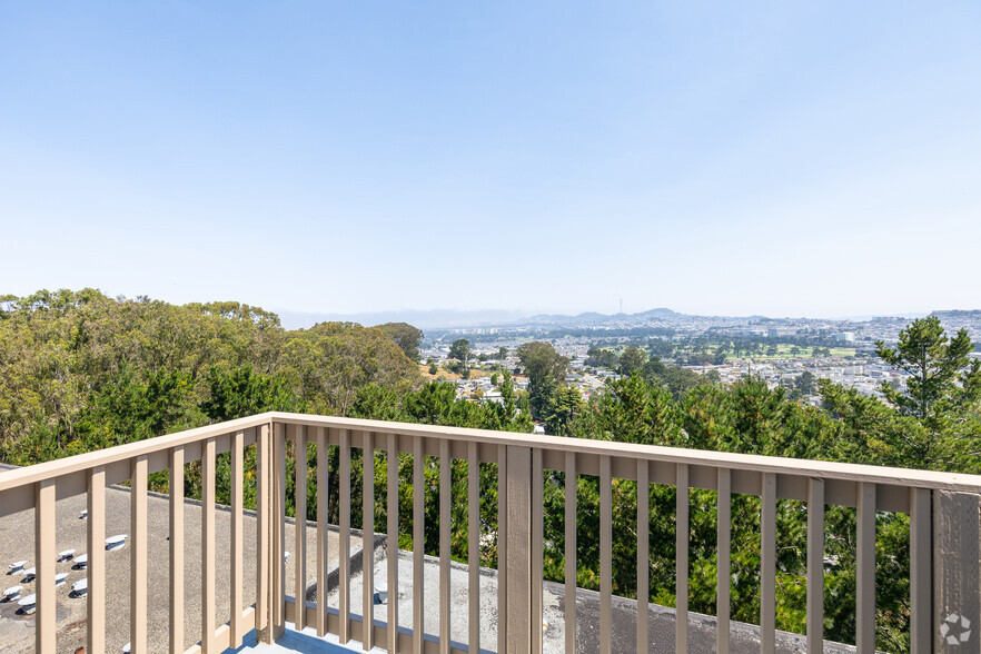 2BR, 2BA - 884SF - Deck - Terrace View Apartments