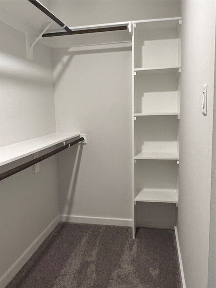 Building Photo - 885 Rd 5102