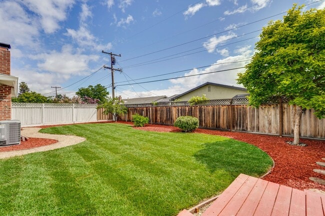 Building Photo - Fully Remodeled Single-Family Home Near Ap...