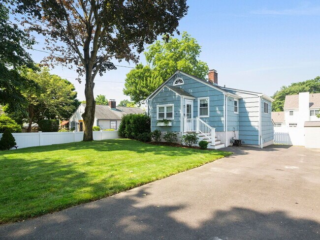Building Photo - 18 Spezzano Dr