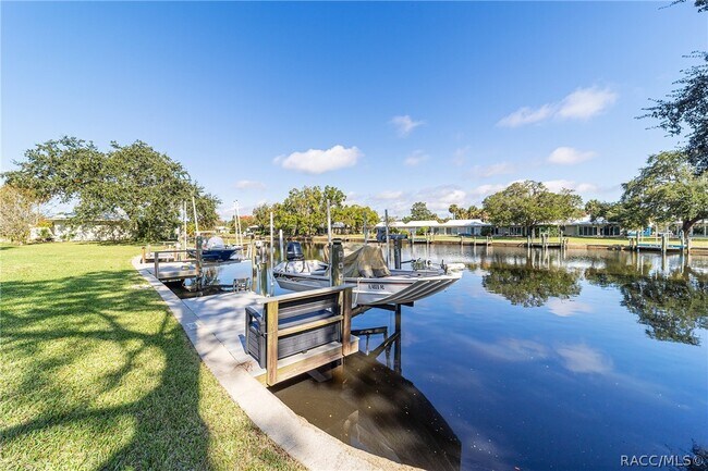 Building Photo - 11517 W Sandpiper Ct