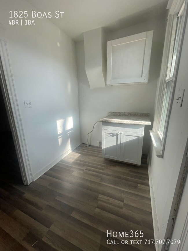 Building Photo - Newly Remodeled 4 Bedroom, 1 Bathroom Sing...