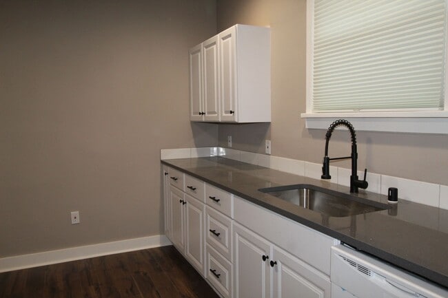 Building Photo - 4711 N Regal St