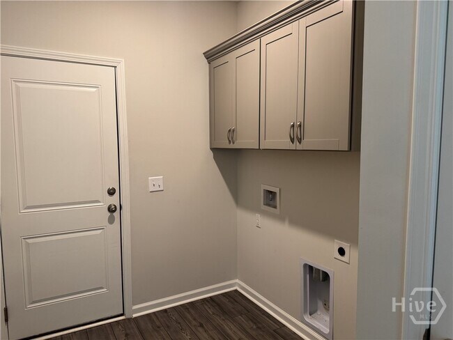 Building Photo - 148 Spring Hill Dr