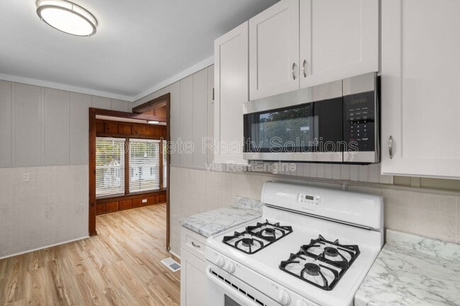 Building Photo - 1821 Korando Ave