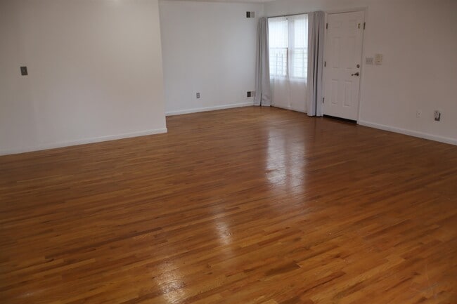 Building Photo - 1157 67th St