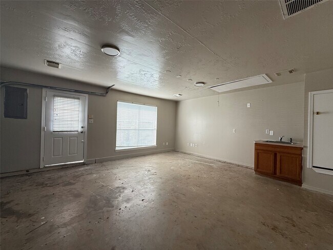 Building Photo - 6035 Settlers Village Dr