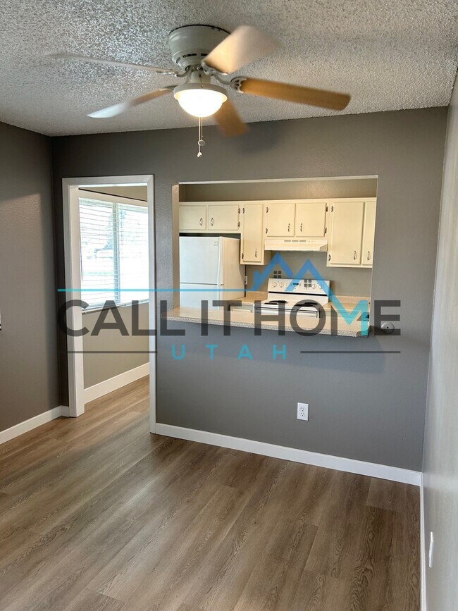 Building Photo - 4527 1175 W