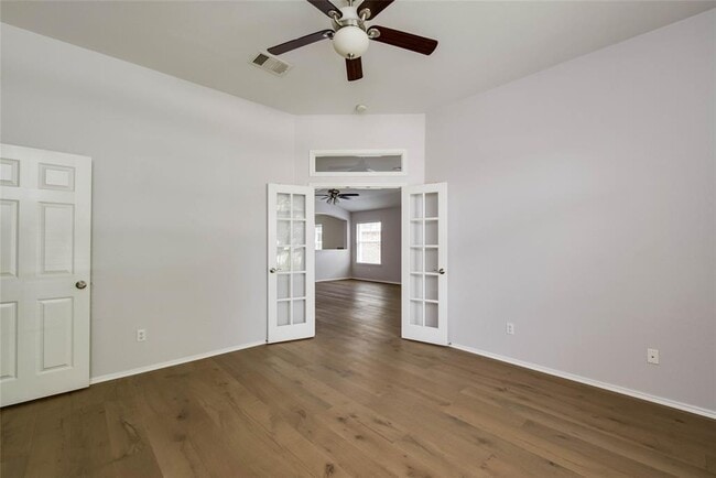 Building Photo - 3108 Lynnbrook Dr
