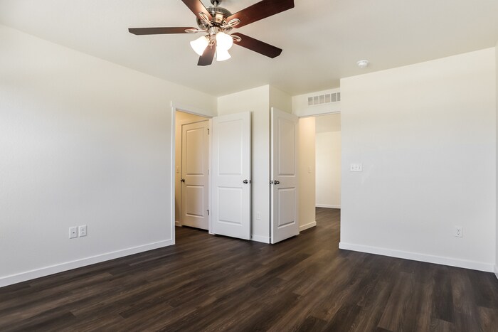 Building Photo - 13437 Oneida Ln