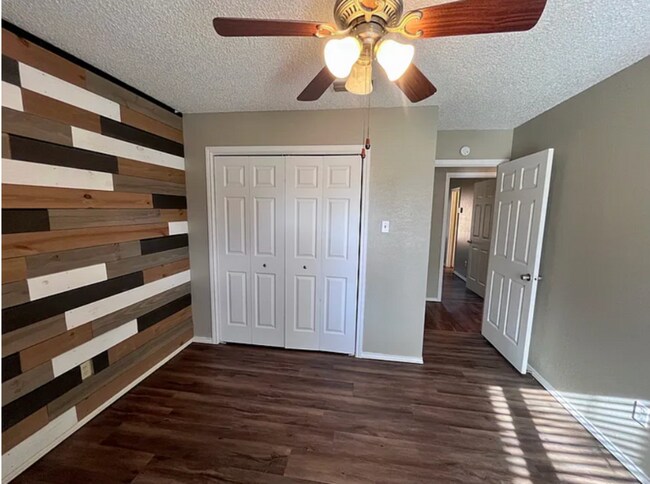 Building Photo - 5718 88th St