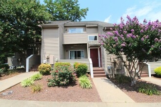 Building Photo - 1458 Bradley Dr