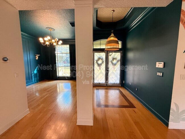 Building Photo - 424 Oak Pond Dr