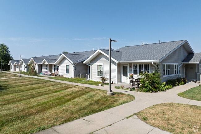 Building Photo - Lyn Crossing