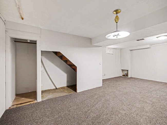 Building Photo - Bellevue 3 bedroom house for rent