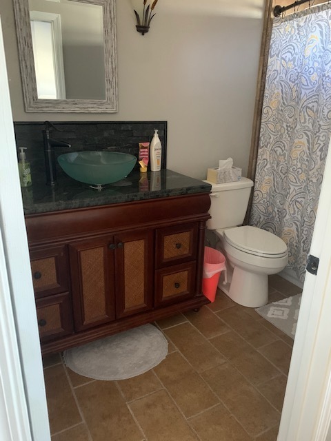 Upstairs bathroom - 2600 Brookside Dr