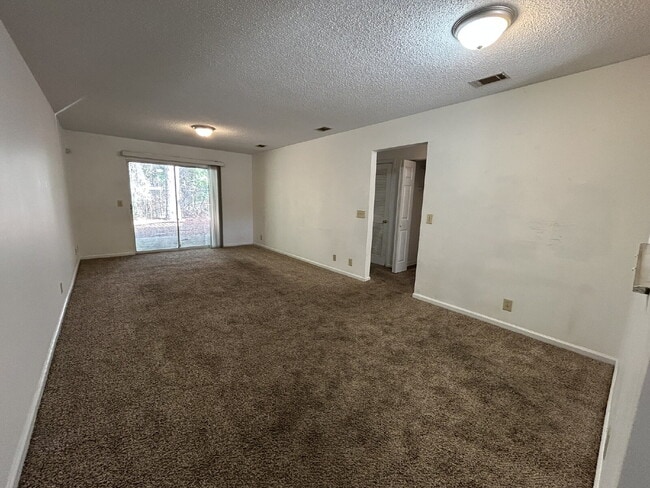 Building Photo - Apartment For Rent