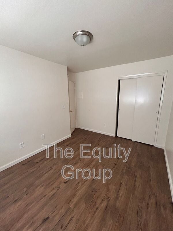 Building Photo - 1533 E Cross Ave