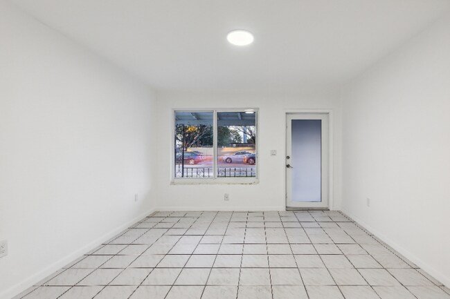 Building Photo - 622 Oriental Blvd