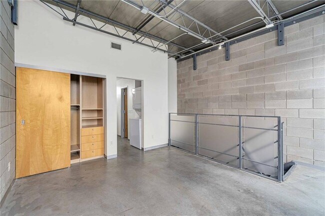 Building Photo - 4801 S Congress Ave