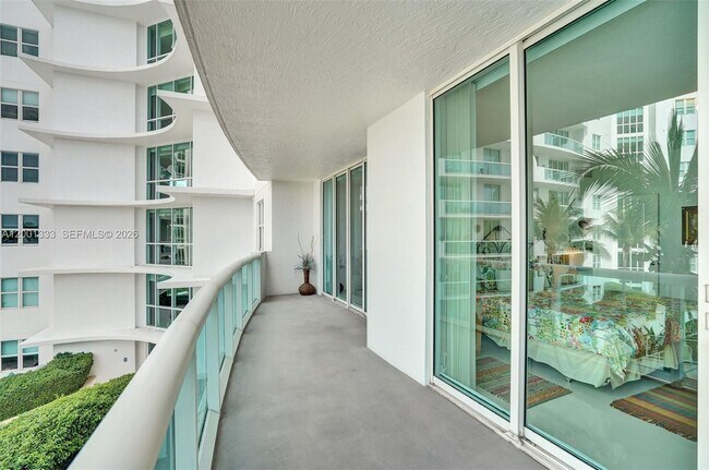 Building Photo - 7900 Harbor Island Dr