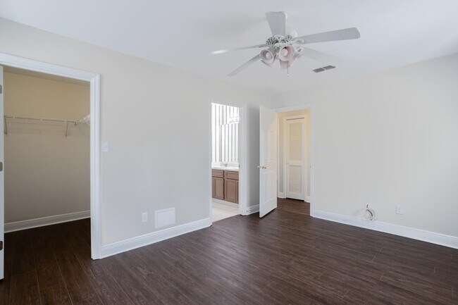 Building Photo - 3569 Chatelaine Dr