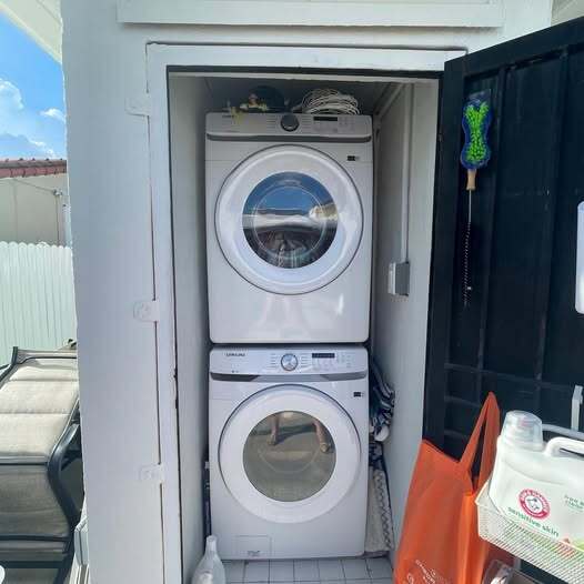 Building Photo - 3530 NW 1st St