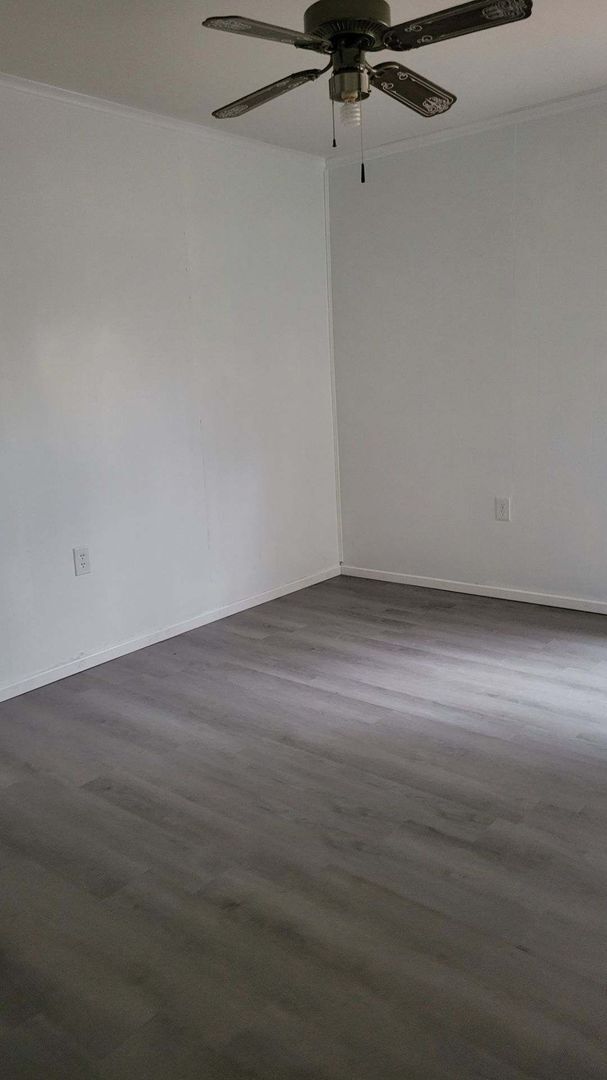 Building Photo - 2/1 Duplex for rent