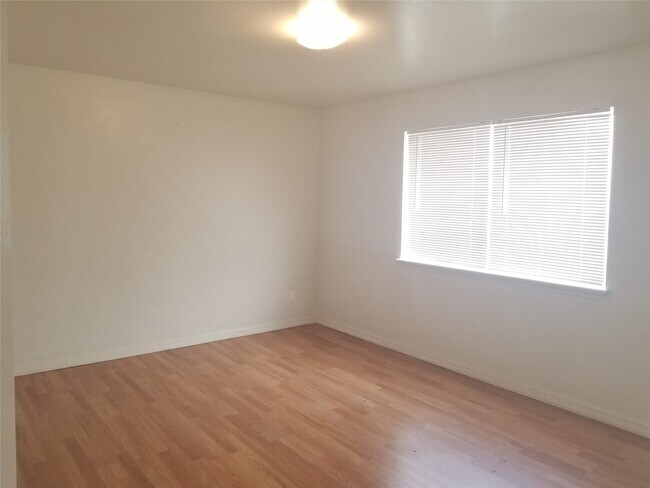 Building Photo - 107 Axis Deer Trail